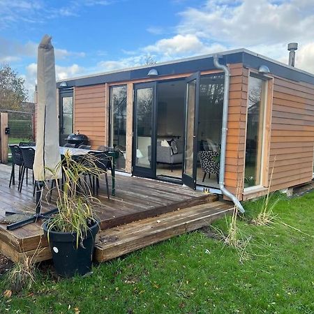 Moderne Bungalow Voor 6 Personen Юлианадорп Экстерьер фото