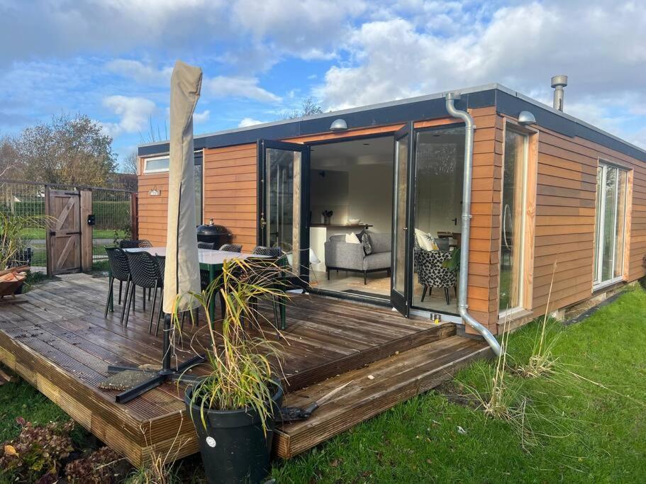 Moderne Bungalow Voor 6 Personen Юлианадорп Экстерьер фото