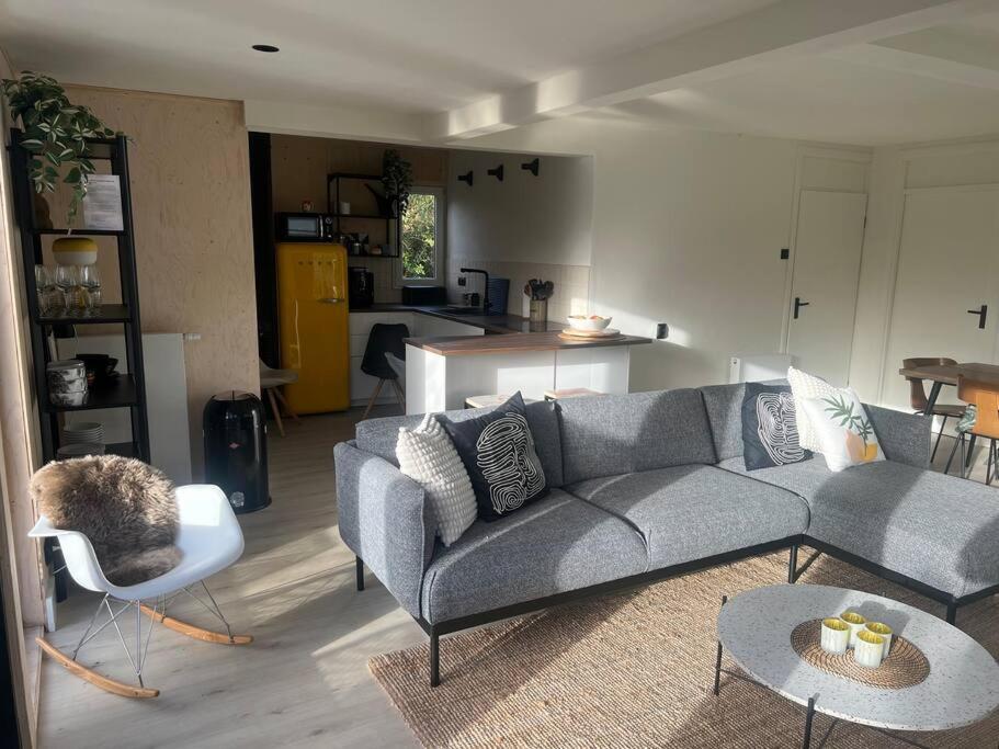Moderne Bungalow Voor 6 Personen Юлианадорп Экстерьер фото